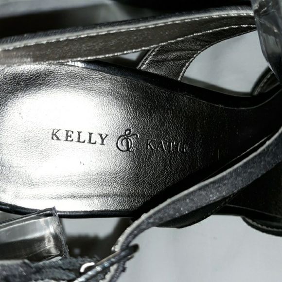 Kelly & Katie‎ Patent Leather Small Platform Heels - Picture 5 of 7